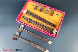 Set of 6 pairs of square rosewood chopsticks with snail head of chopstick with chopstick holders